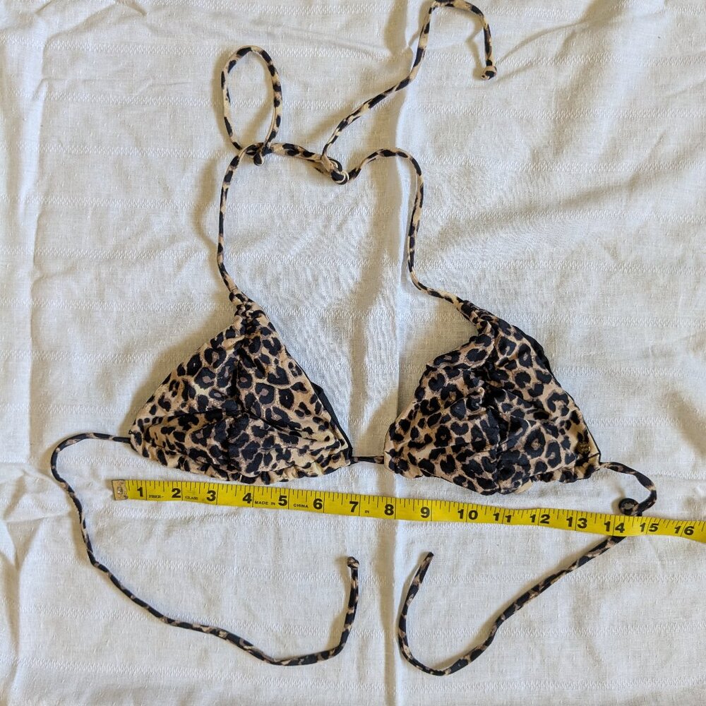 Two Itsy Bitsy California Bikini Tops Unpadded Size M plus bottom